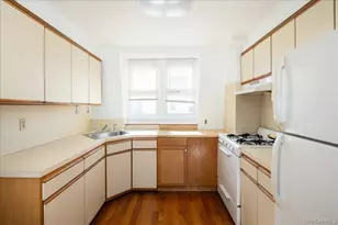 148-11 10th Ave, Whitestone, NY 11357 - Photo 22