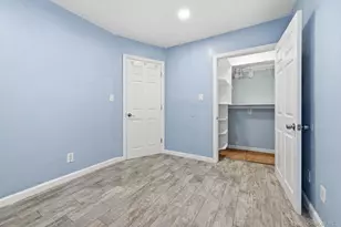 25 Montgomery St, Brentwood, NY 11717 - Photo 8