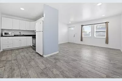 25 Montgomery Street, Brentwood, NY 11717 - Photo 4