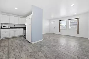25 Montgomery St, Brentwood, NY 11717 - Photo 4