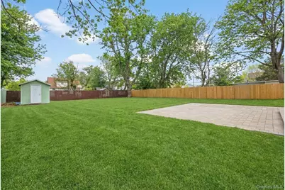 25 Montgomery Street, Brentwood, NY 11717 - Photo 16