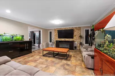 44 E End Avenue, Hicksville, NY 11801 - Photo 4