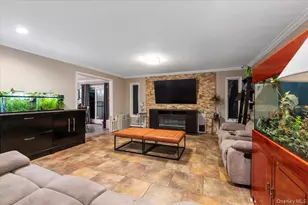44 East End Ave, Hicksville, NY 11801 - Photo 4