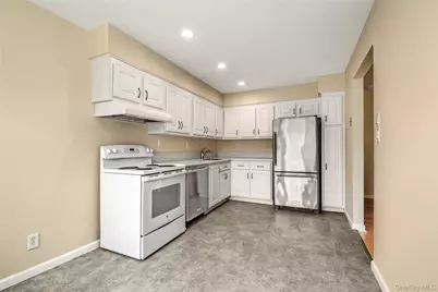 451 Main Street #14 Upper Unit, Northport, NY 11768 - Photo 14