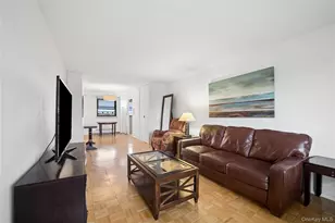 61-35 98th St, Rego Park, NY 11374 - Photo 4