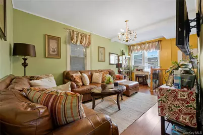 918 E 216th Street, Bronx, NY 10469 - Photo 4