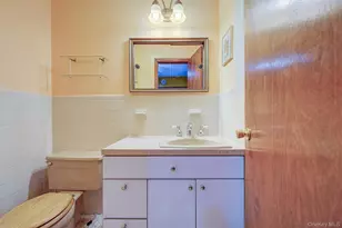 53-74 69th St, Maspeth, NY 11378 - Photo 18