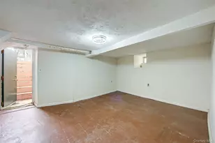 53-74 69th St, Maspeth, NY 11378 - Photo 28