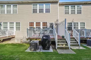 6 Sugar Pine Ln, Bay Shore, NY 11706 - Photo 30