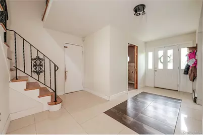122 Clinton Avenue, Port Jefferson Station, NY 11776 - Photo 2