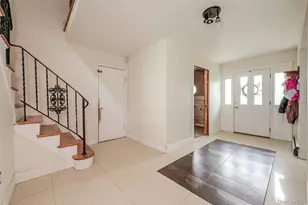 122 Clinton Ave, Port Jefferson Station, NY 11776 - Photo 2