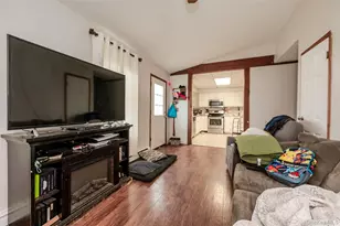 122 Clinton Ave, Port Jefferson Station, NY 11776 - Photo 18