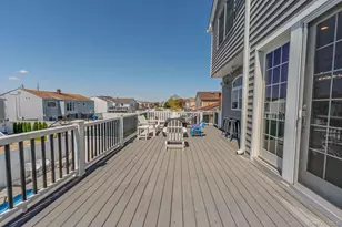 3810 Greentree Dr, Oceanside, NY 11572 - Photo 10