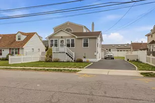 58 Wilson Ave, Amityville, NY 11701 - Photo 2