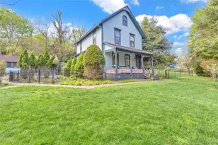 210 Old Town Rd, East Setauket, NY 11733 - Photo 2