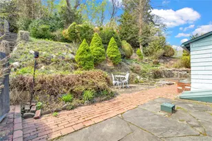 210 Old Town Rd, East Setauket, NY 11733 - Photo 26