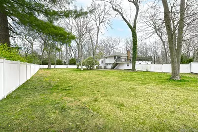 5 Shadywood Court, Huntington, NY 11743 - Photo 2