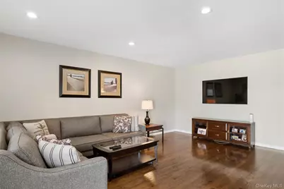 161 Brattle Circle, Melville, NY 11747 - Photo 6