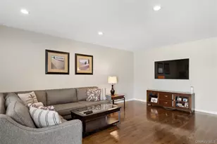 161 Brattle Cir, Melville, NY 11747 - Photo 6