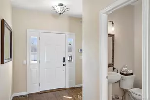 161 Brattle Cir, Melville, NY 11747 - Photo 2