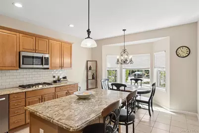 161 Brattle Circle, Melville, NY 11747 - Photo 10