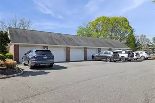 161 Brattle Cir, Melville, NY 11747 - Photo 28