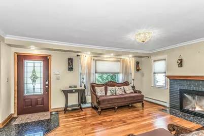 233 Collins Avenue, Williston Park, NY 11596 - Photo 8