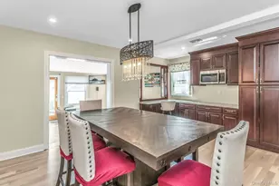 233 Collins Ave, Williston Park, NY 11596 - Photo 14