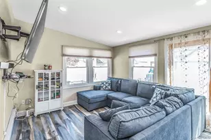 233 Collins Ave, Williston Park, NY 11596 - Photo 18