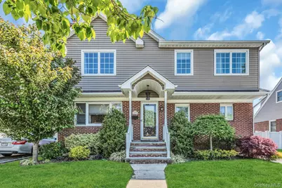 233 Collins Avenue, Williston Park, NY 11596 - Photo 1