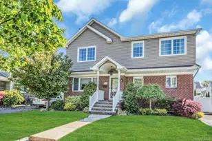 233 Collins Ave, Williston Park, NY 11596 - Photo 2