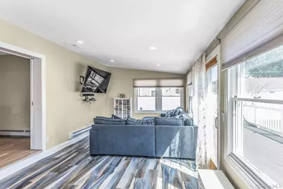 233 Collins Avenue, Williston Park, NY 11596 - Photo 16