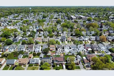 233 Collins Avenue, Williston Park, NY 11596 - Photo 50