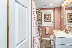 233 Collins Ave, Williston Park, NY 11596 - Photo 24