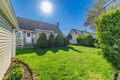 22 Hitchcock Lane, Farmingdale, NY 11735 - Photo 24