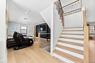 4 Allison Dr, Old Bethpage, NY 11804 - Photo 16