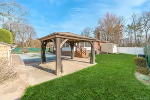 33 Parkdale Dr, Farmingdale, NY 11735 - Photo 6
