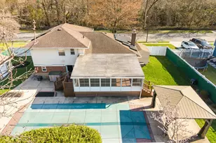 33 Parkdale Dr, Farmingdale, NY 11735 - Photo 34