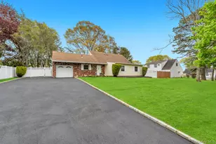 61 Pitchpine Pl, Medford, NY 11763 - Photo 2