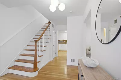 507 Bleeker Avenue, Mamaroneck, NY 10543 - Photo 2