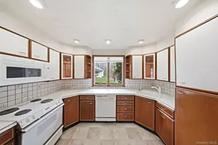 11 5th Ave, Newburgh, NY 12550 - Photo 10