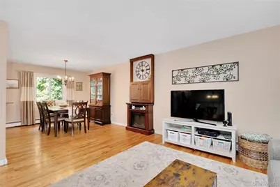 11 Margaret Lane, Huntington, NY 11743 - Photo 8