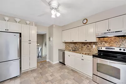 11 Margaret Lane, Huntington, NY 11743 - Photo 14