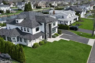 31 Shoal Dr, West Islip, NY 11795 - Photo 4