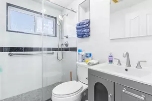 26 Picture Ln, Hicksville, NY 11801 - Photo 16