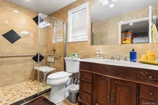 26 Picture Ln, Hicksville, NY 11801 - Photo 14