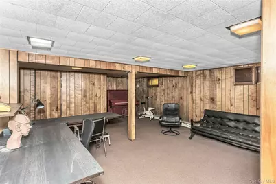 46 Rhodes Drive, New Hyde Park, NY 11040 - Photo 20