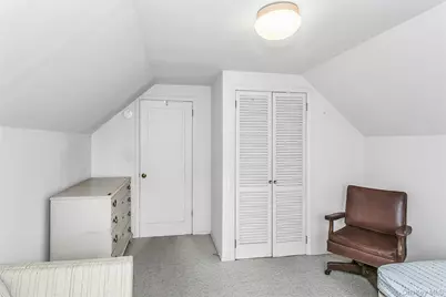 46 Rhodes Drive, New Hyde Park, NY 11040 - Photo 16