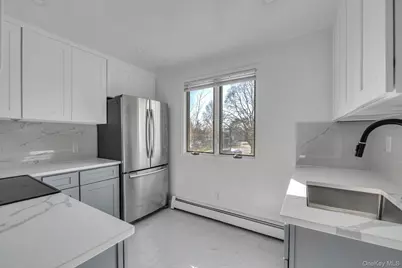 21 Bird Lane, Hicksville, NY 11801 - Photo 14