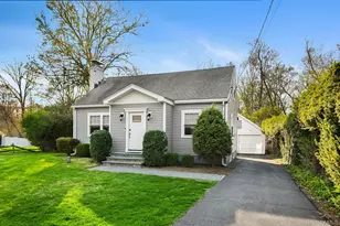 15 Maryland Ave, Armonk, NY 10504 - Photo 2